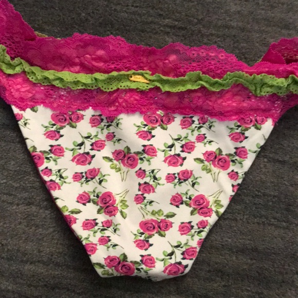 SOLD Beach Bunny Floral Bikini - Picture 3 of 4